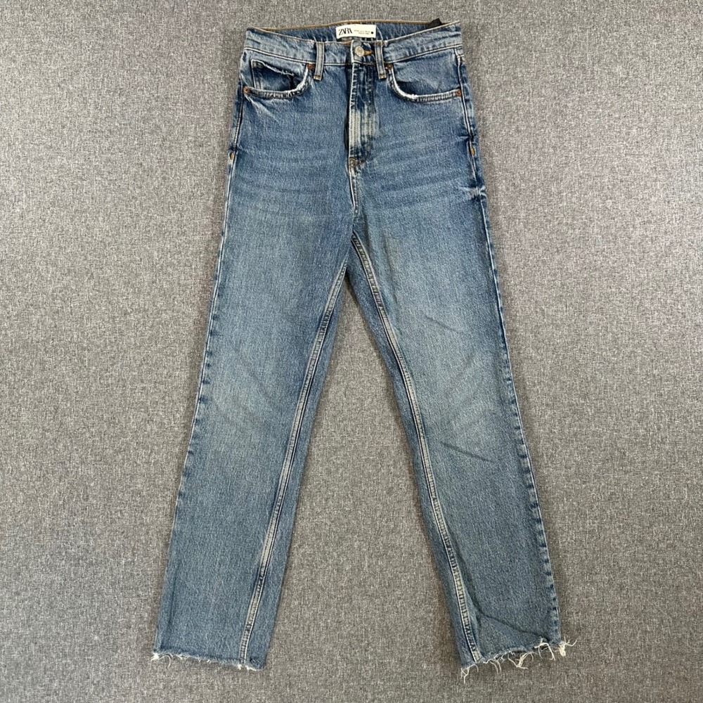 Zara High Waisted Kick Flare Jeans Blue Denim Raw Hem Womens Size 2 HW Kick